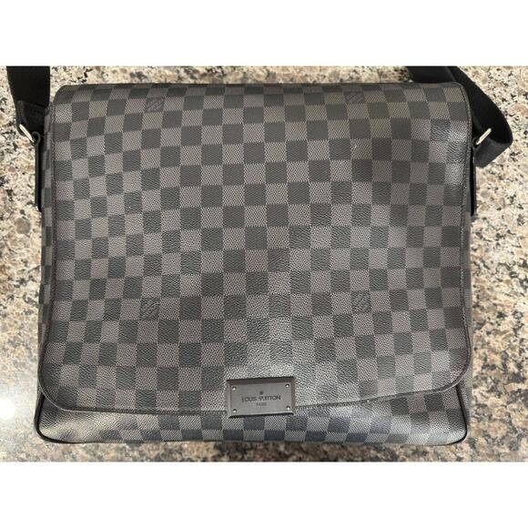 Louis Vuitton Damier Graphite District GM Messenger Bag FL3104 - 335391 - Picture 14 of 16